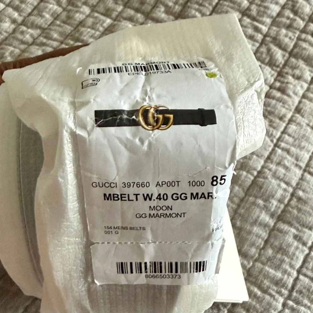 Gucci Black Leather Belt with Brass Double G Buckle - Picture 5 of 5
